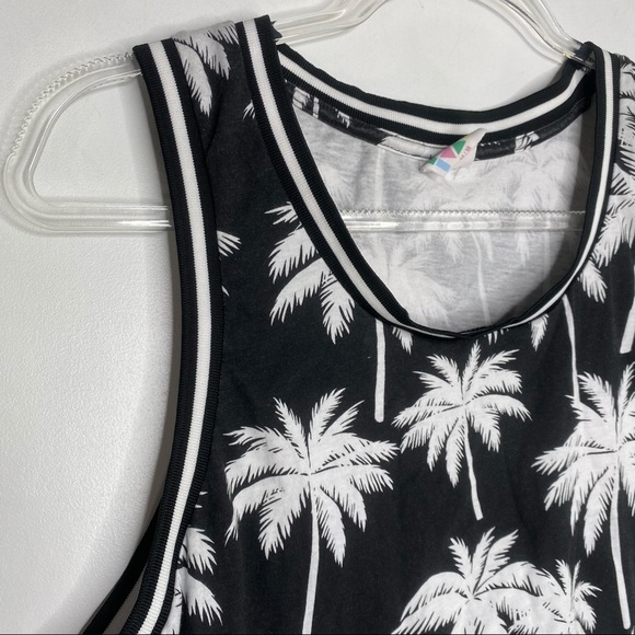 Urban Heritage Festival Palms Tank - Picture 2 of 6